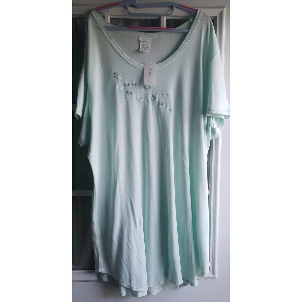 NWT Secret Treasures light green night gown plus size